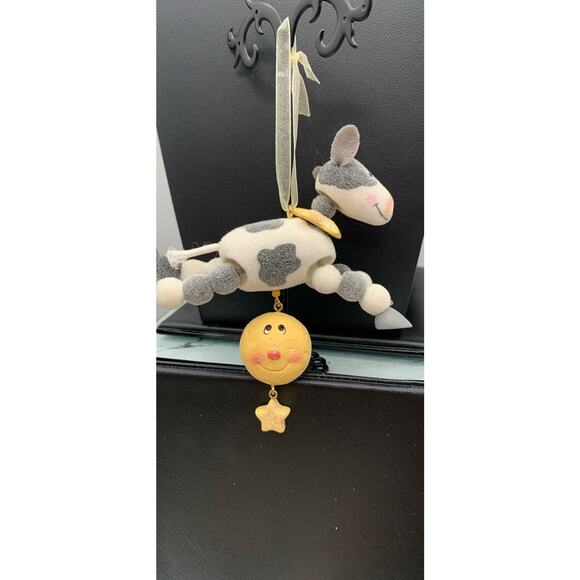 Hallmark - Hey Diddle Diddle - Cow Jumped Over the Moon - Keepsake Ornament - Picture 2 of 3